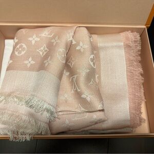 NEW Louis Vuitton Blush Pink Monogram Shawl
